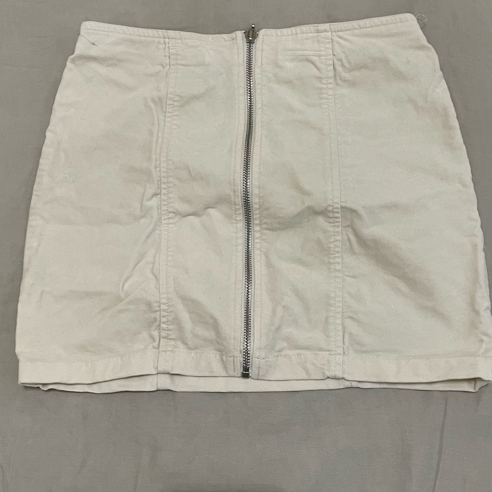 White zip up mini skirt